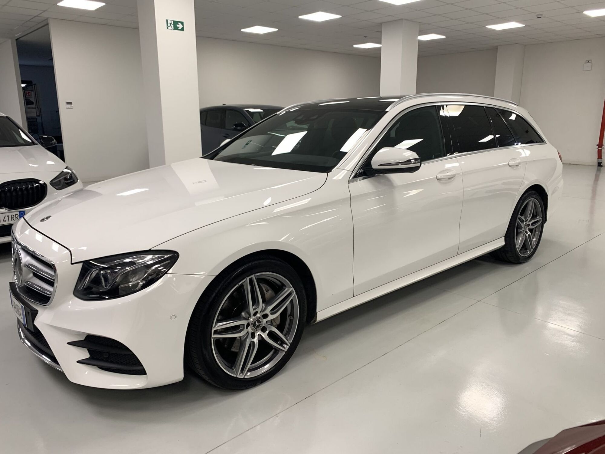 Mercedes-Benz Classe E Station Wagon 220 d 4Matic Auto Premium Plus  del 2017 usata a Alba