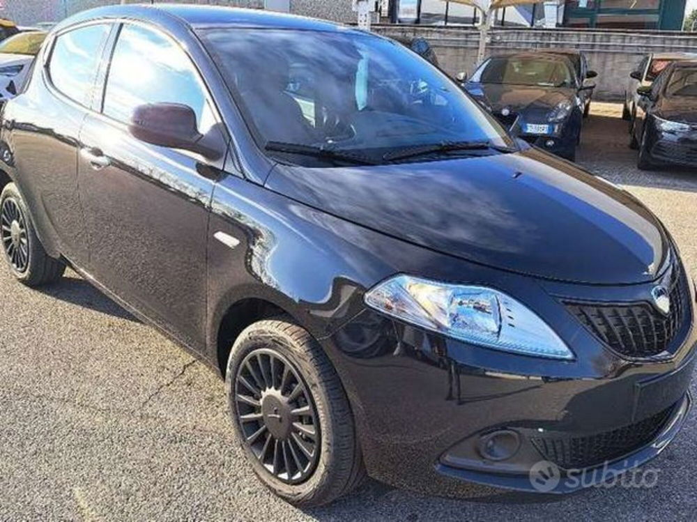 Lancia Ypsilon nuova a Varese