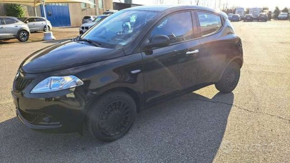 Lancia Ypsilon nuova a Varese (11)