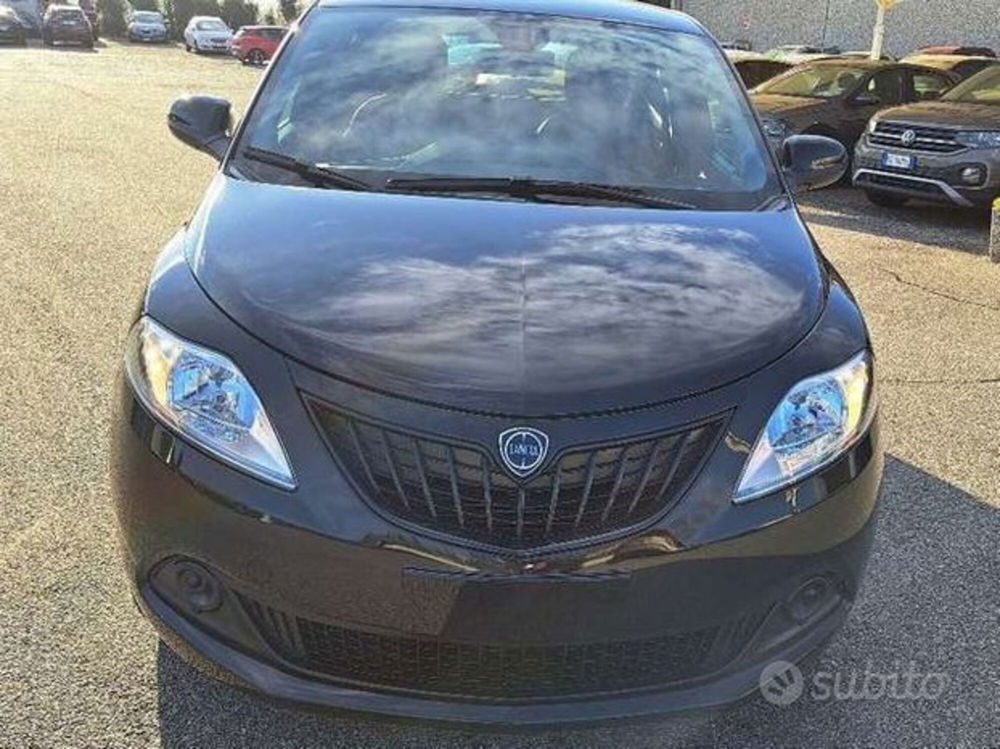 Lancia Ypsilon nuova a Varese (9)