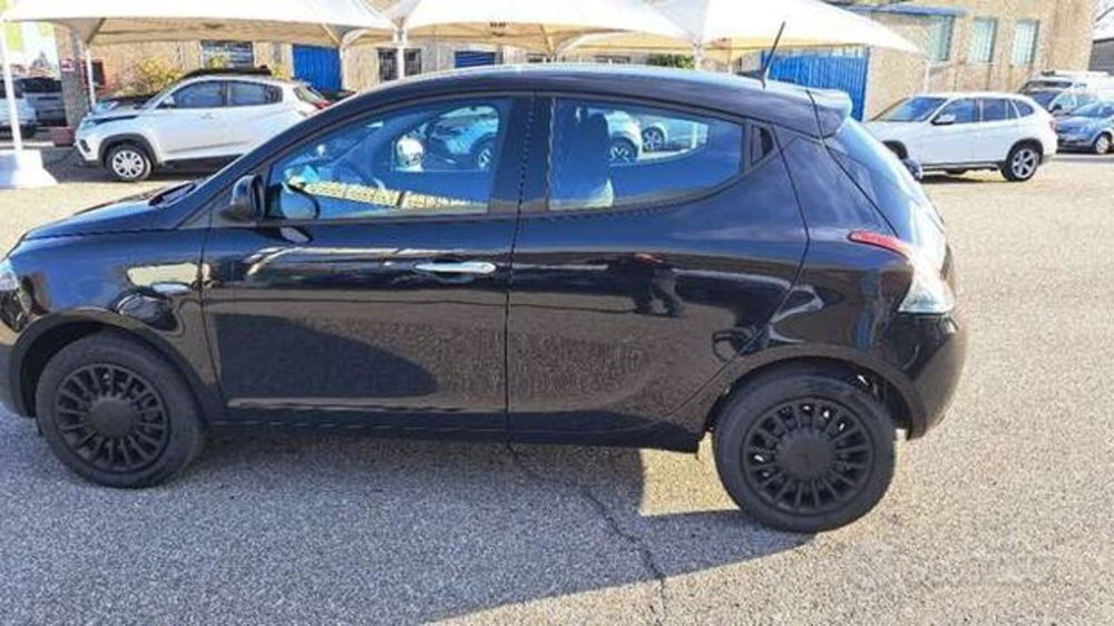 Lancia Ypsilon nuova a Varese (7)