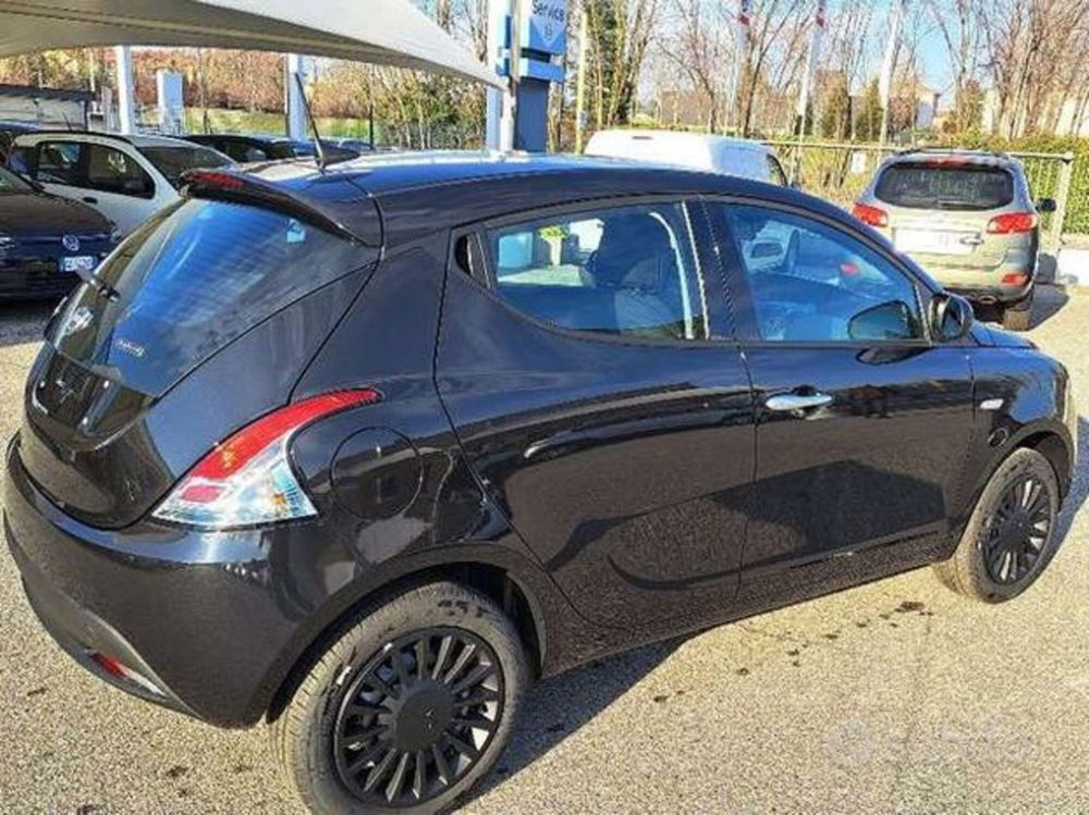 Lancia Ypsilon nuova a Varese (3)