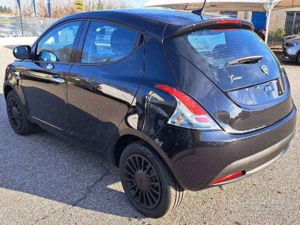 Lancia Ypsilon nuova a Varese (10)