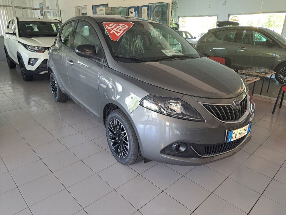 Lancia Ypsilon nuova a Varese