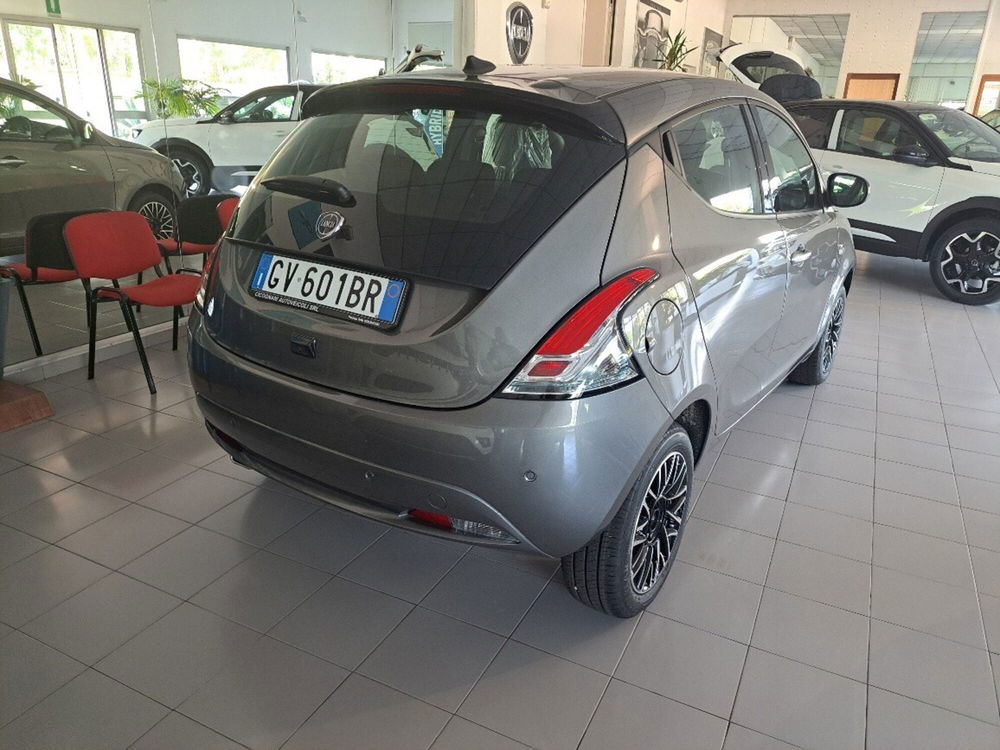 Lancia Ypsilon nuova a Varese (10)