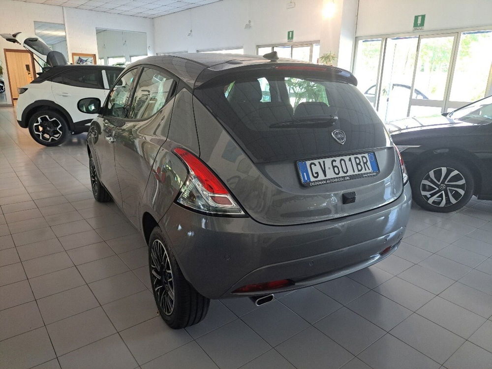 Lancia Ypsilon nuova a Varese (11)