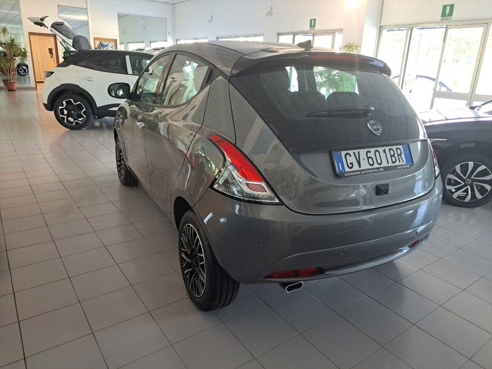 Lancia Ypsilon nuova a Varese (12)