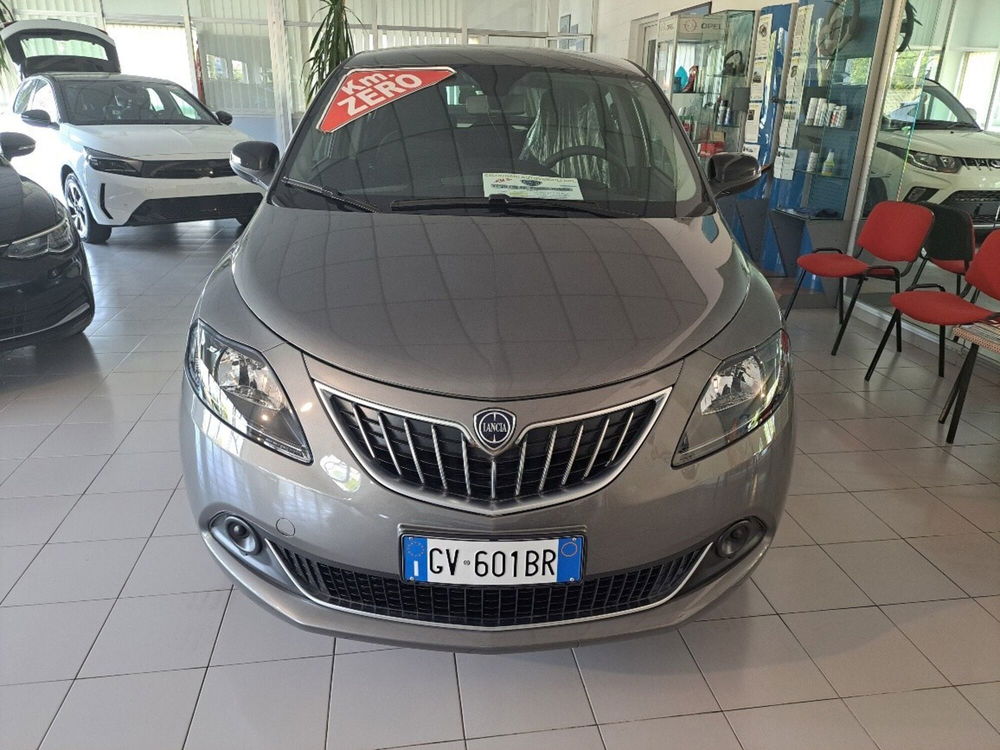 Lancia Ypsilon nuova a Varese (2)