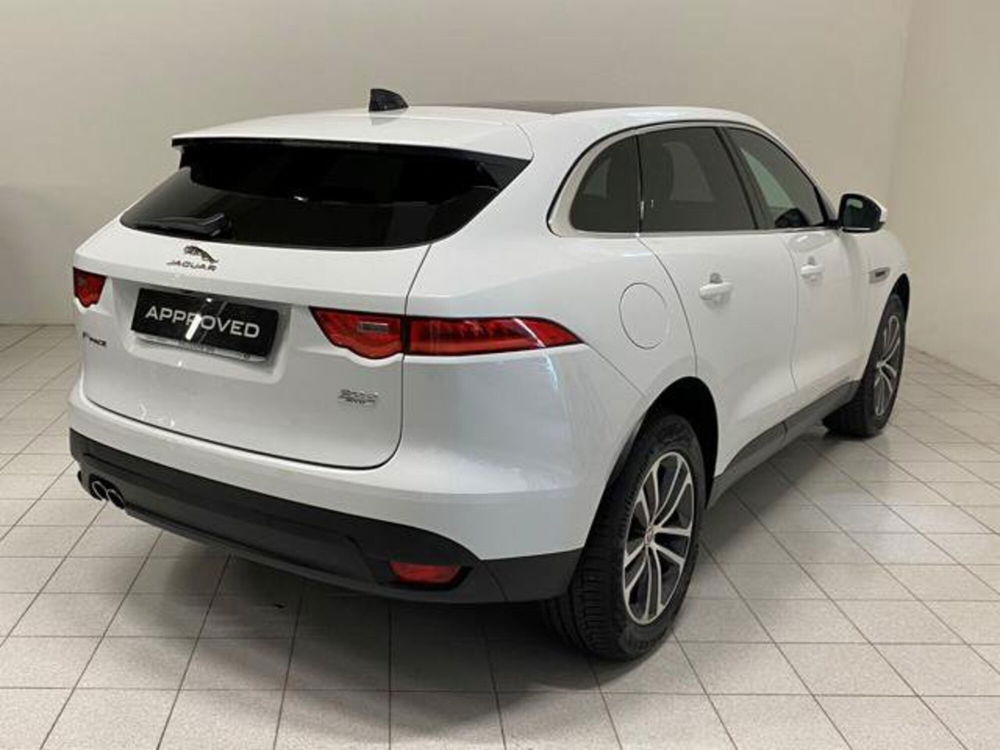 Jaguar F-Pace usata a Novara (2)