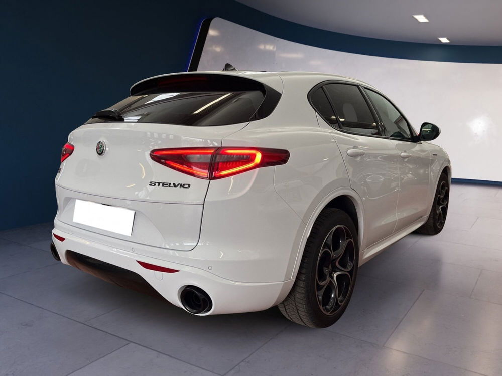 Alfa Romeo Stelvio usata a Torino (6)