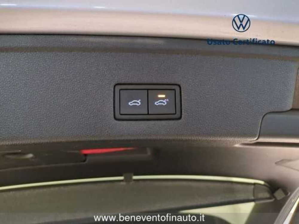 Volkswagen Touareg usata a Avellino (9)