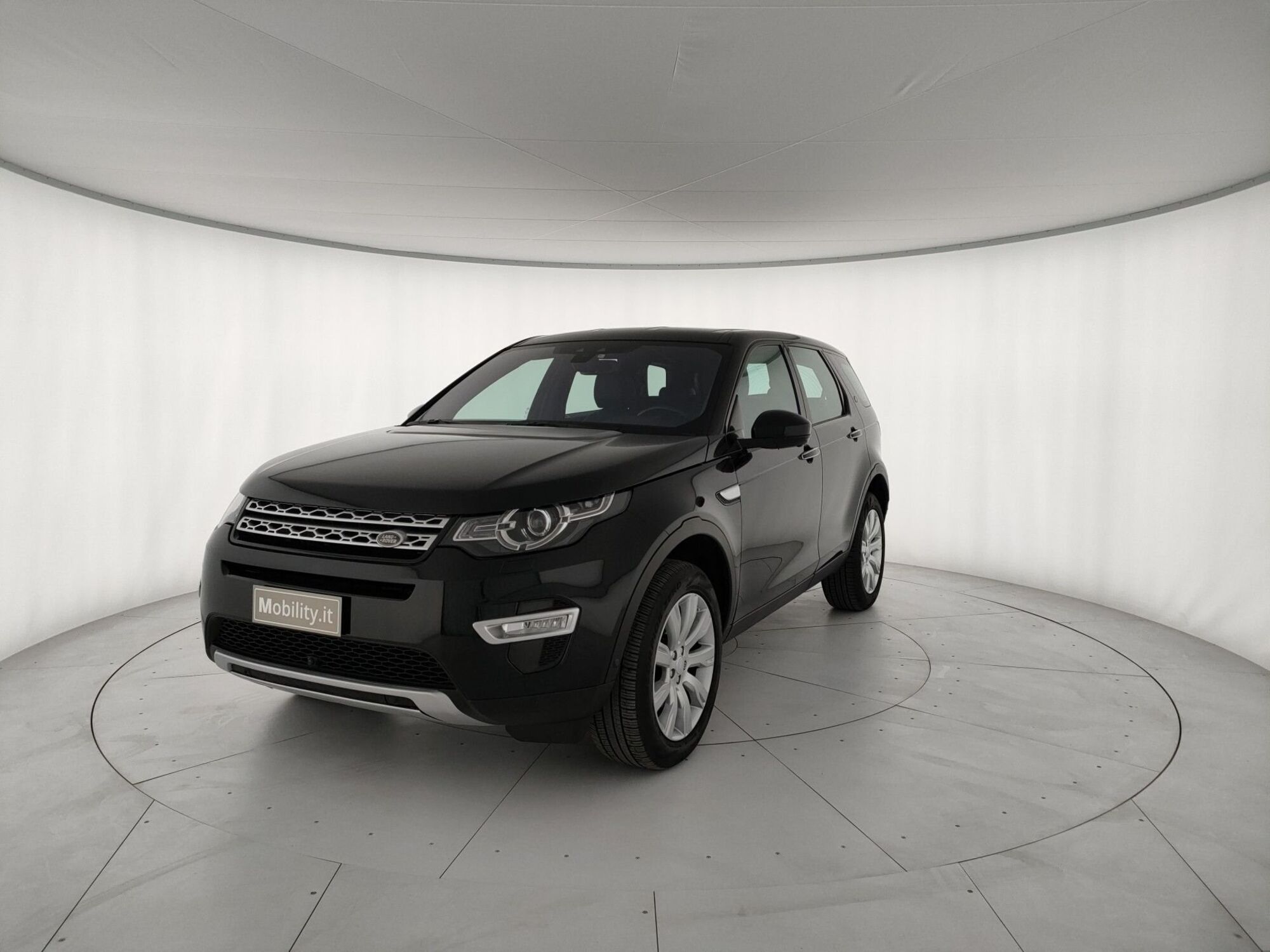 Land Rover Discovery Sport 2.0 TD4 150 CV HSE Luxury  del 2016 usata a Milano