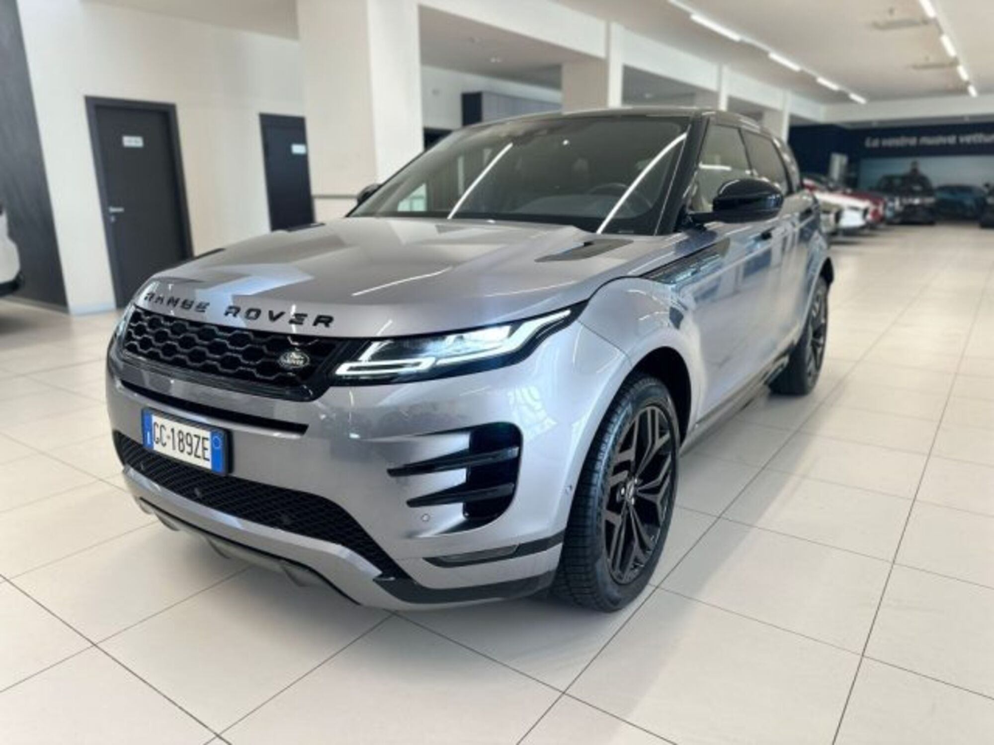 Land Rover Range Rover Evoque 2.0D I4 180 CV AWD Auto R-Dynamic del 2020 usata a Modena