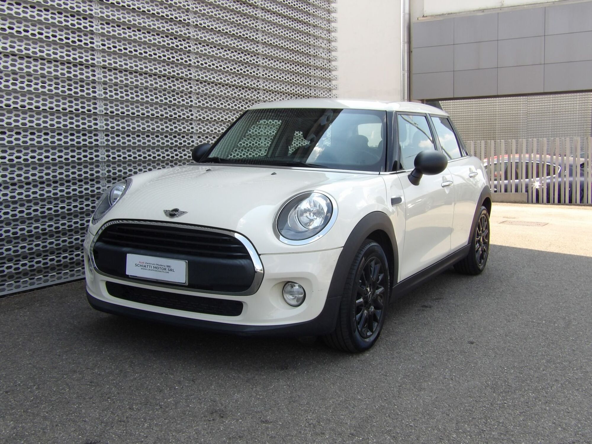 MINI Mini 1.5 One 75 CV 5 porte  del 2018 usata a Modena