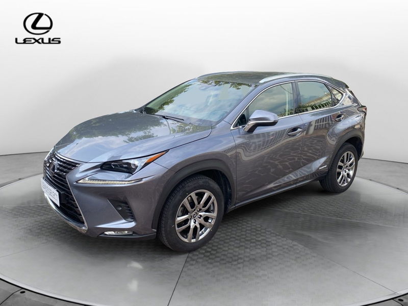 Lexus NX Hybrid 4WD Premium del 2021 usata a Curno