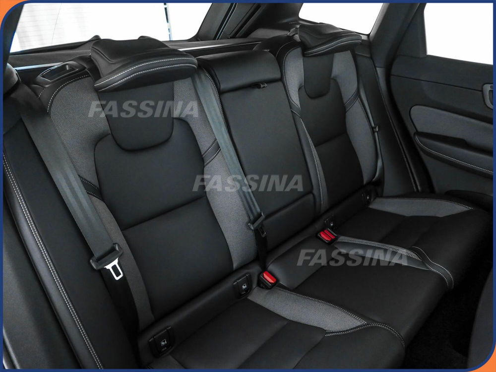 Volvo XC60 usata a Milano (12)