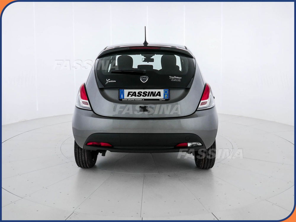 Lancia Ypsilon usata a Milano (5)