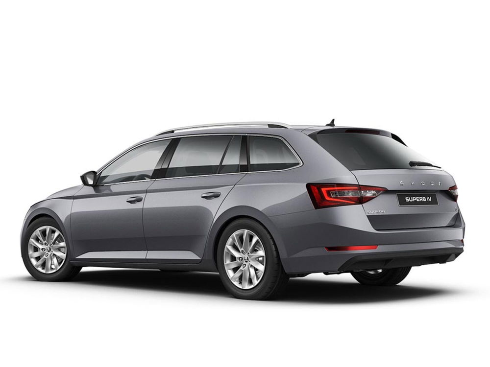 Skoda Superb Station Wagon nuova a Novara (3)