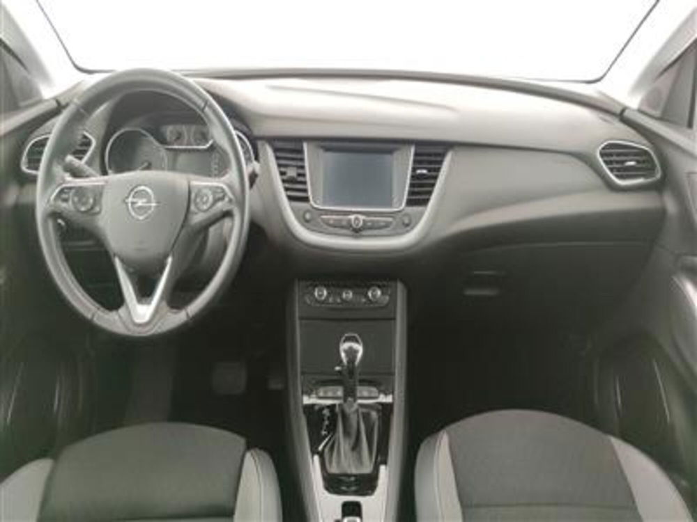 Opel Grandland X usata a Bari (13)