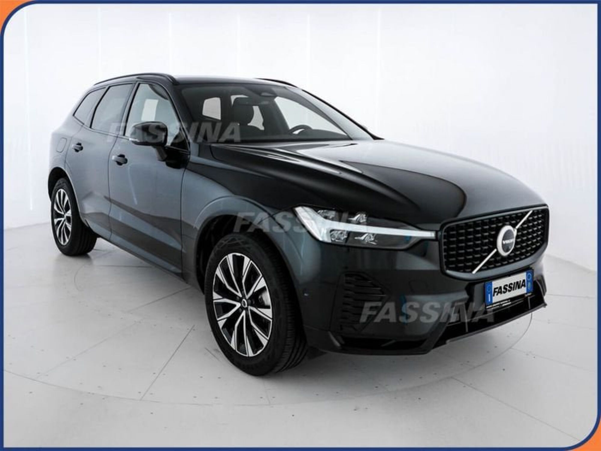 Volvo XC60 B4 (d) AWD automatico Plus Dark del 2022 usata a Milano