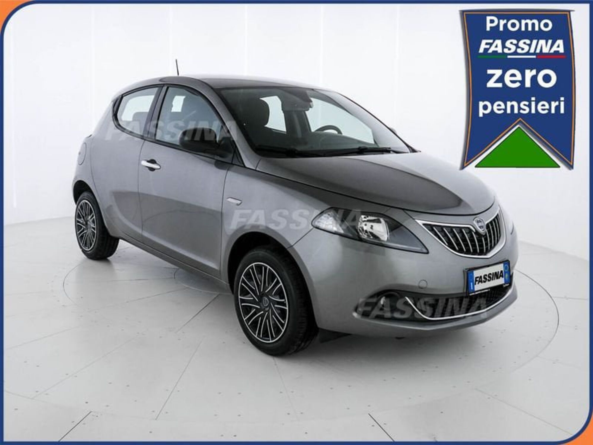 Lancia Ypsilon 1.0 FireFly 5 porte S&amp;S Hybrid Ecochic Gold  del 2023 usata a Milano