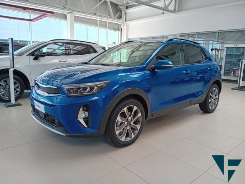 Kia Stonic 1.0 T-GDi 100 CV MHEV iMT Style  nuova a Tavagnacco