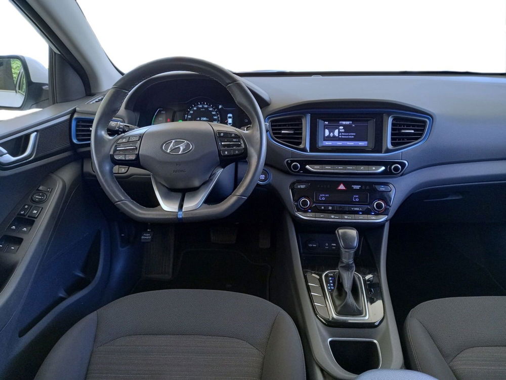 Hyundai Ioniq usata a Bari (8)