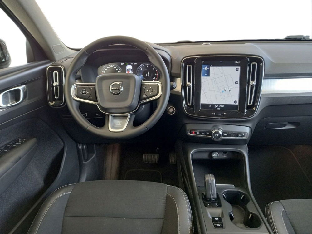 Volvo XC40 usata a Bari (7)