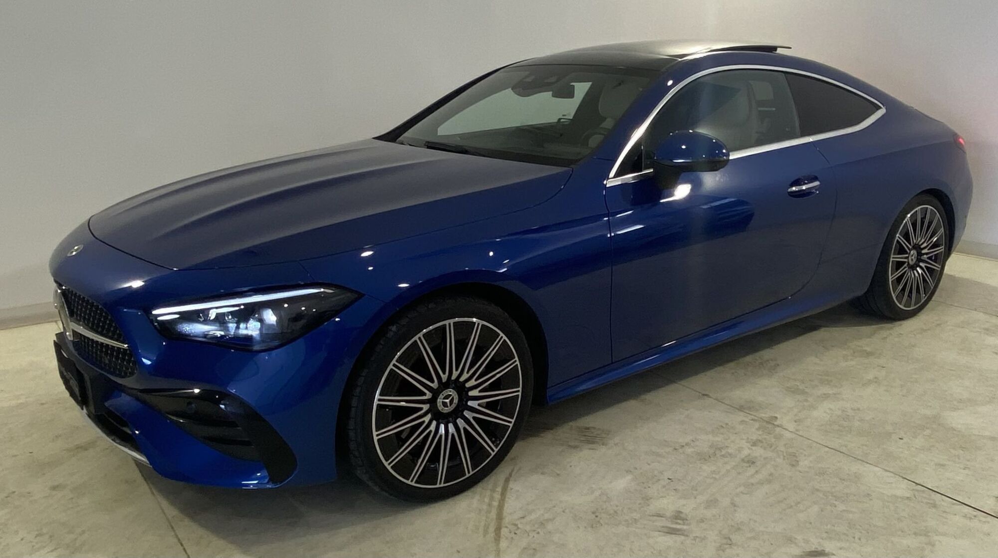 Mercedes-Benz CLE Coup&eacute; 220 d AMG Line Premium Plus auto del 2023 usata a Napoli