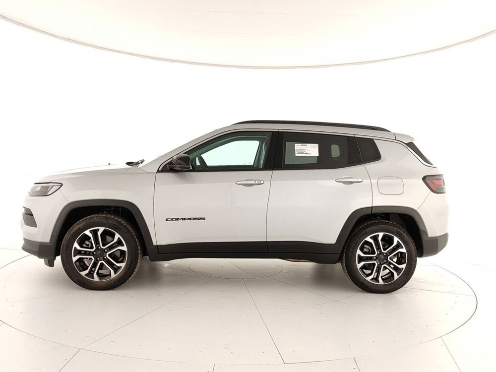 Jeep Compass nuova a Caserta (8)