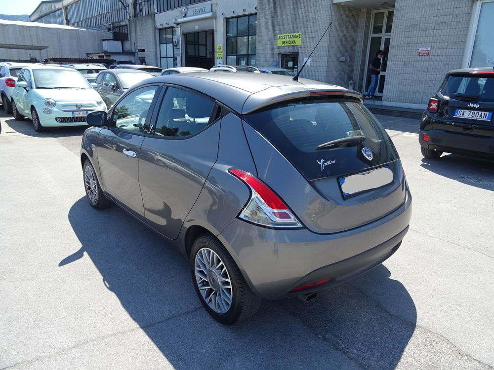 Lancia Ypsilon usata a Lucca (3)