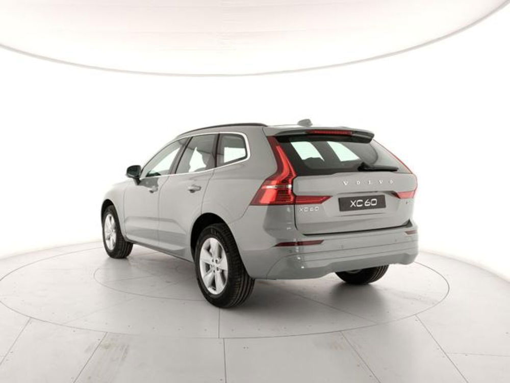 Volvo XC60 nuova a Modena (3)