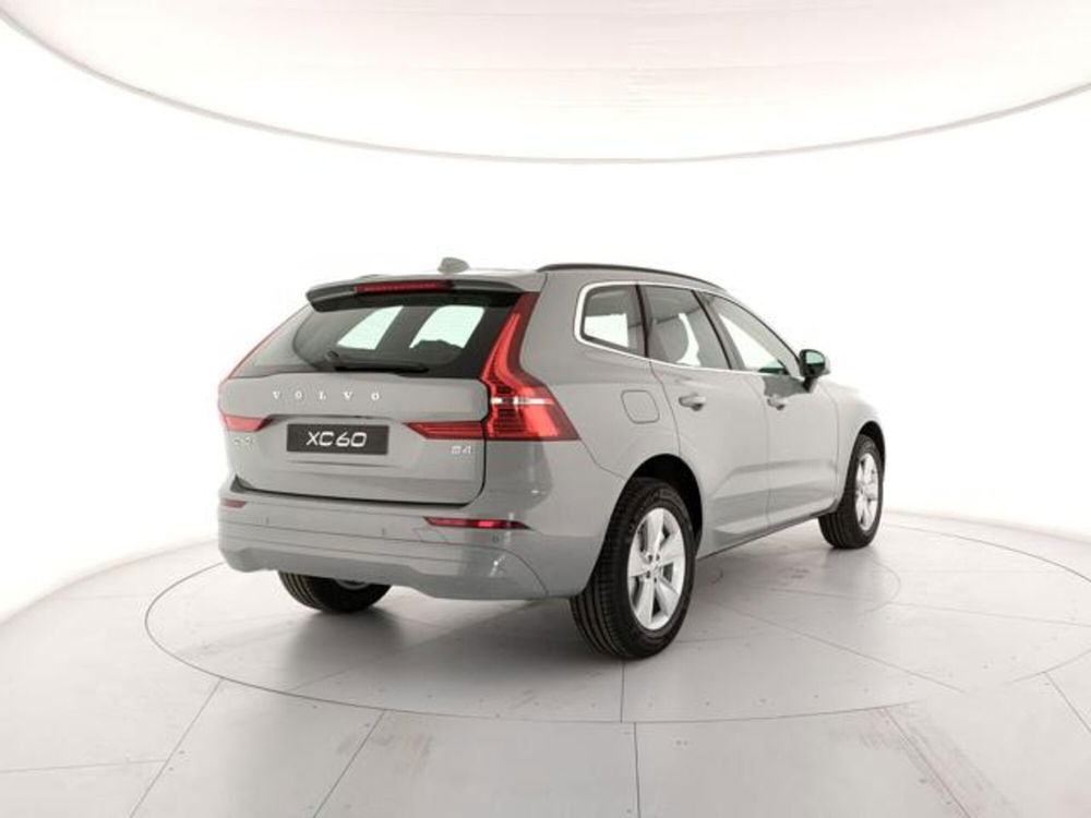 Volvo XC60 nuova a Modena (5)