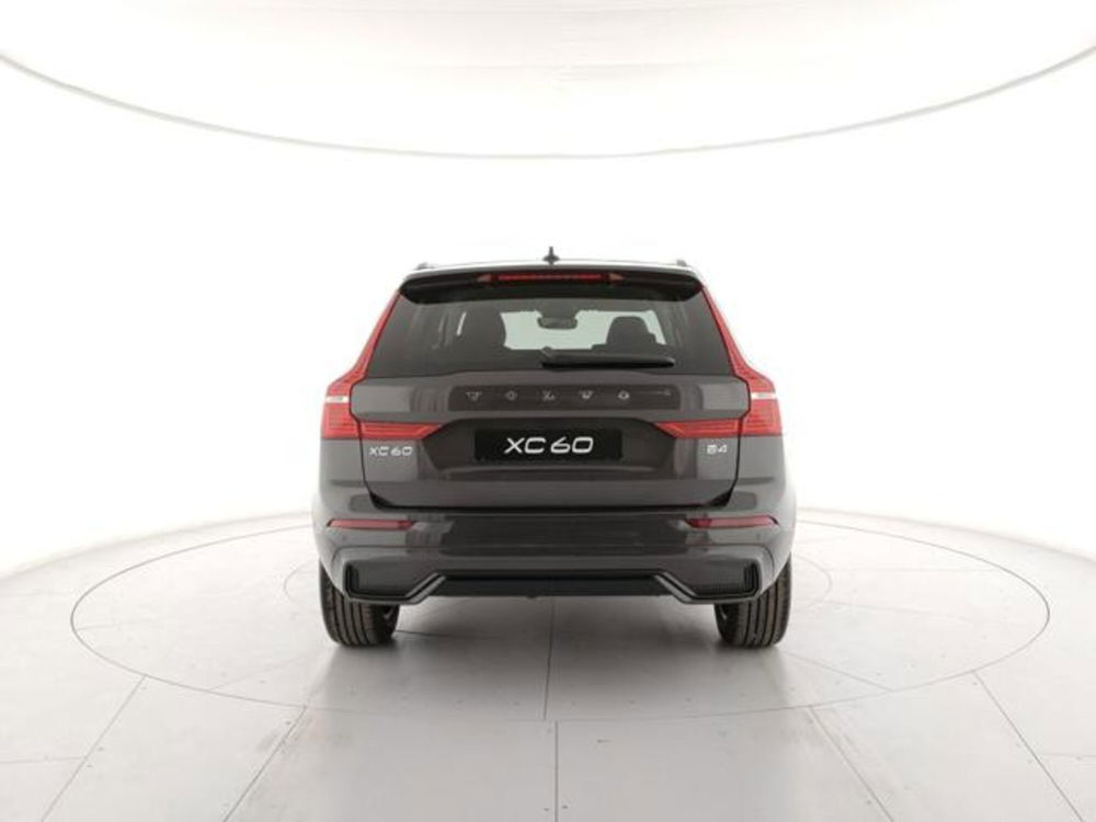 Volvo XC60 nuova a Modena (4)