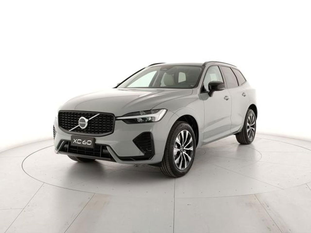 Volvo XC60 nuova a Modena (2)