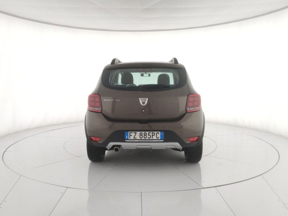 Dacia Sandero usata a Roma (4)