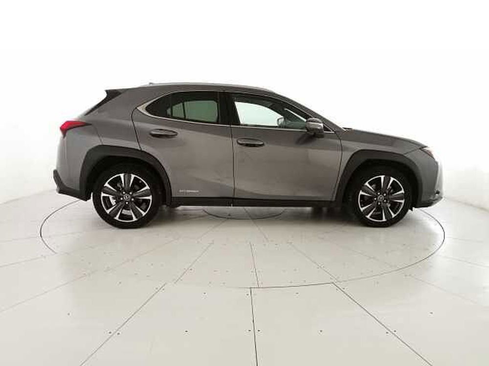 Lexus UX usata a Chieti (4)