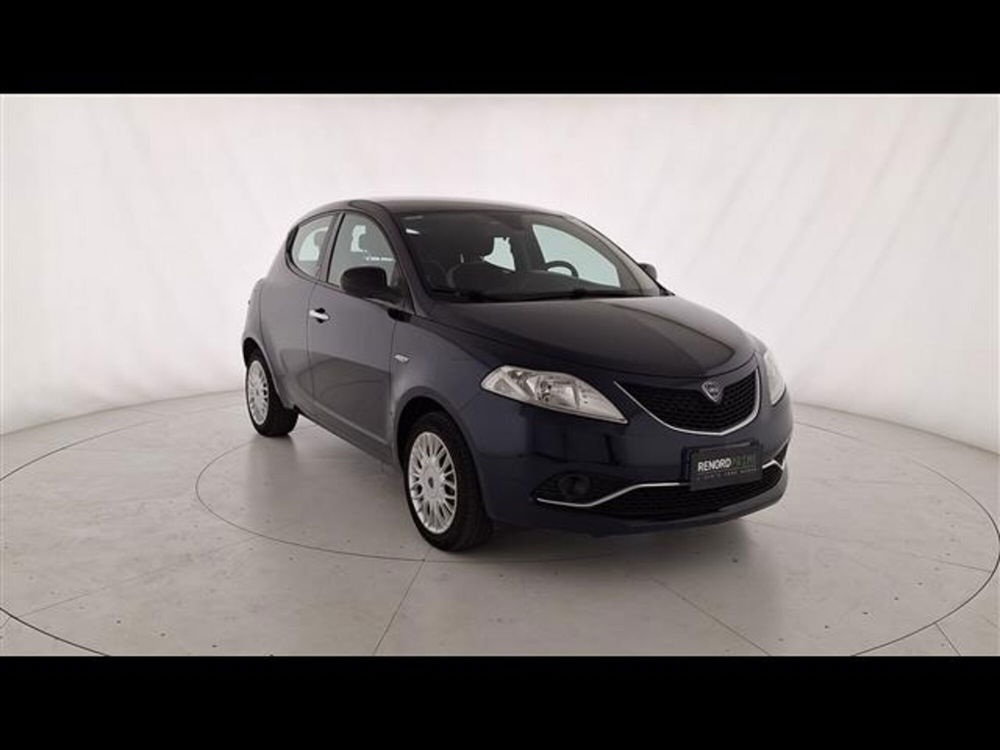 Lancia Ypsilon usata a Milano (3)