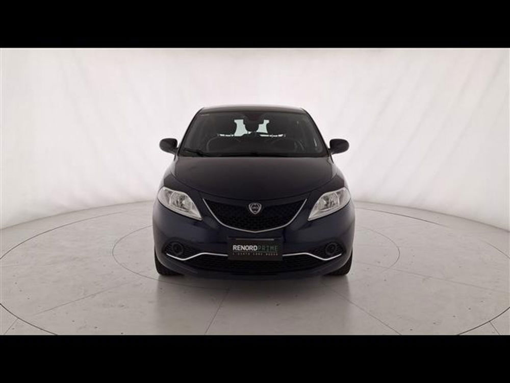 Lancia Ypsilon usata a Milano (4)