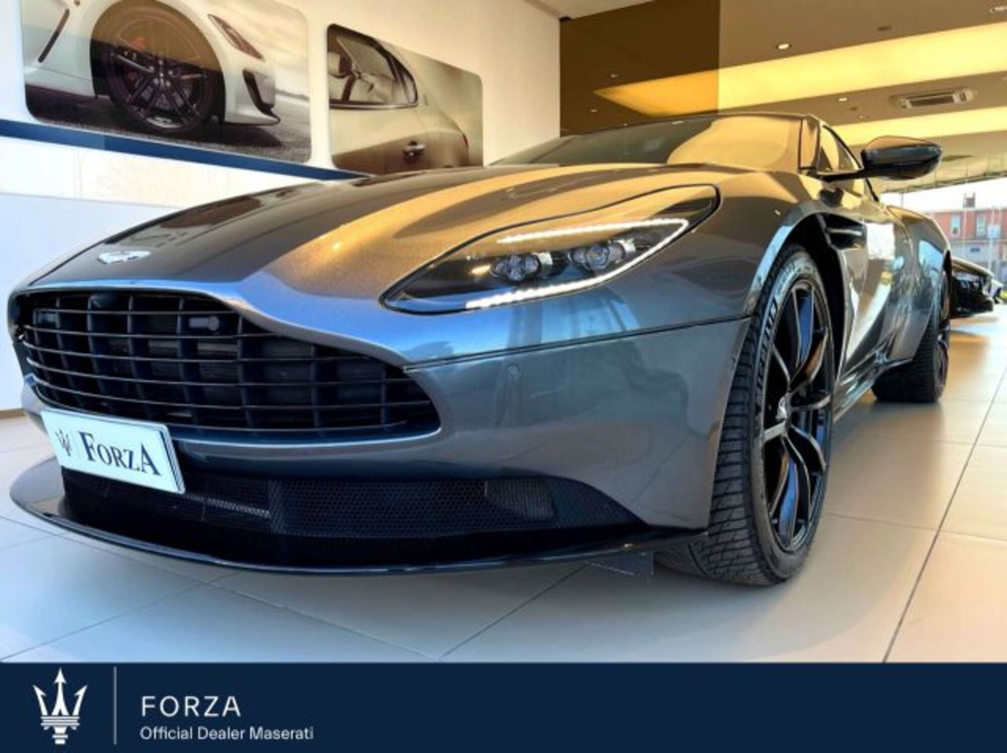 Aston Martin DB11 DB11 V12 AMR Coup&eacute; del 2019 usata a Venaria Reale