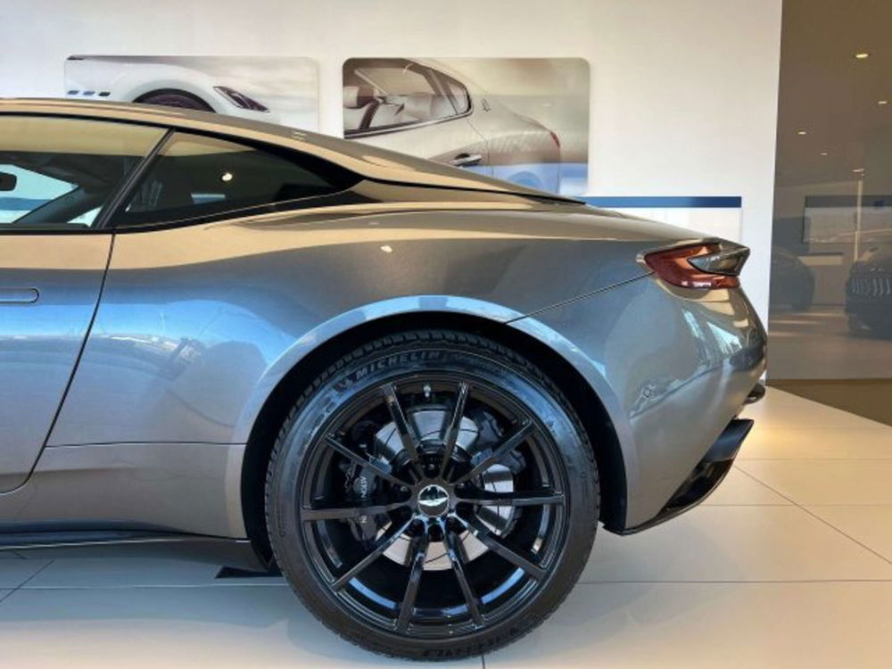 Aston Martin DB11 usata a Torino (13)