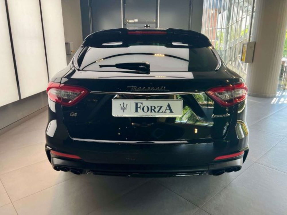 Maserati Levante usata a Torino (7)