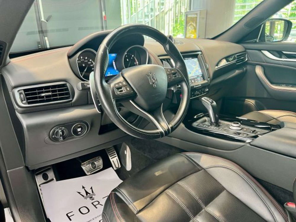 Maserati Levante usata a Torino (9)