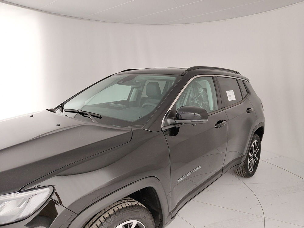 Jeep Compass nuova a Caserta (12)