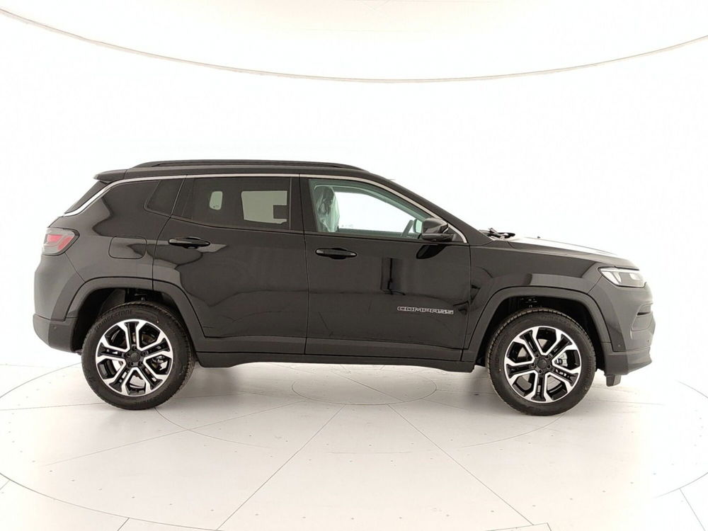 Jeep Compass nuova a Caserta (5)