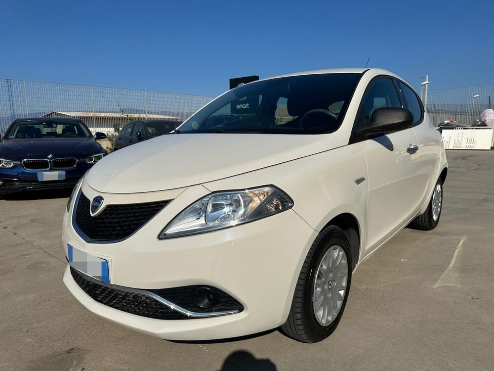 Lancia Ypsilon usata a Messina