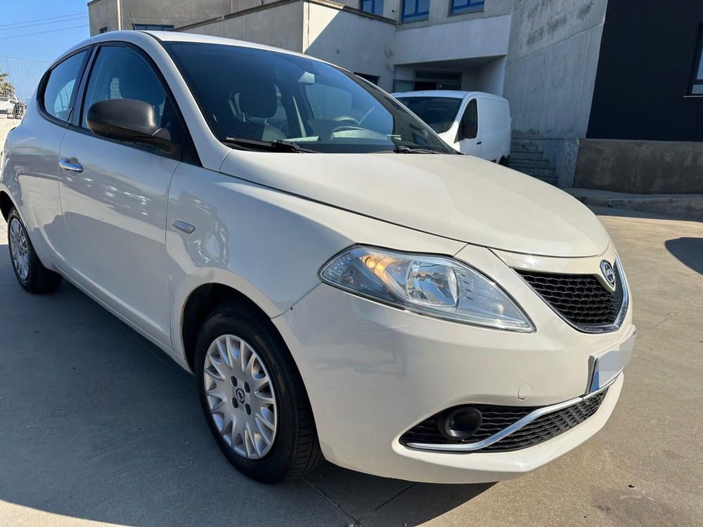 Lancia Ypsilon usata a Messina (2)