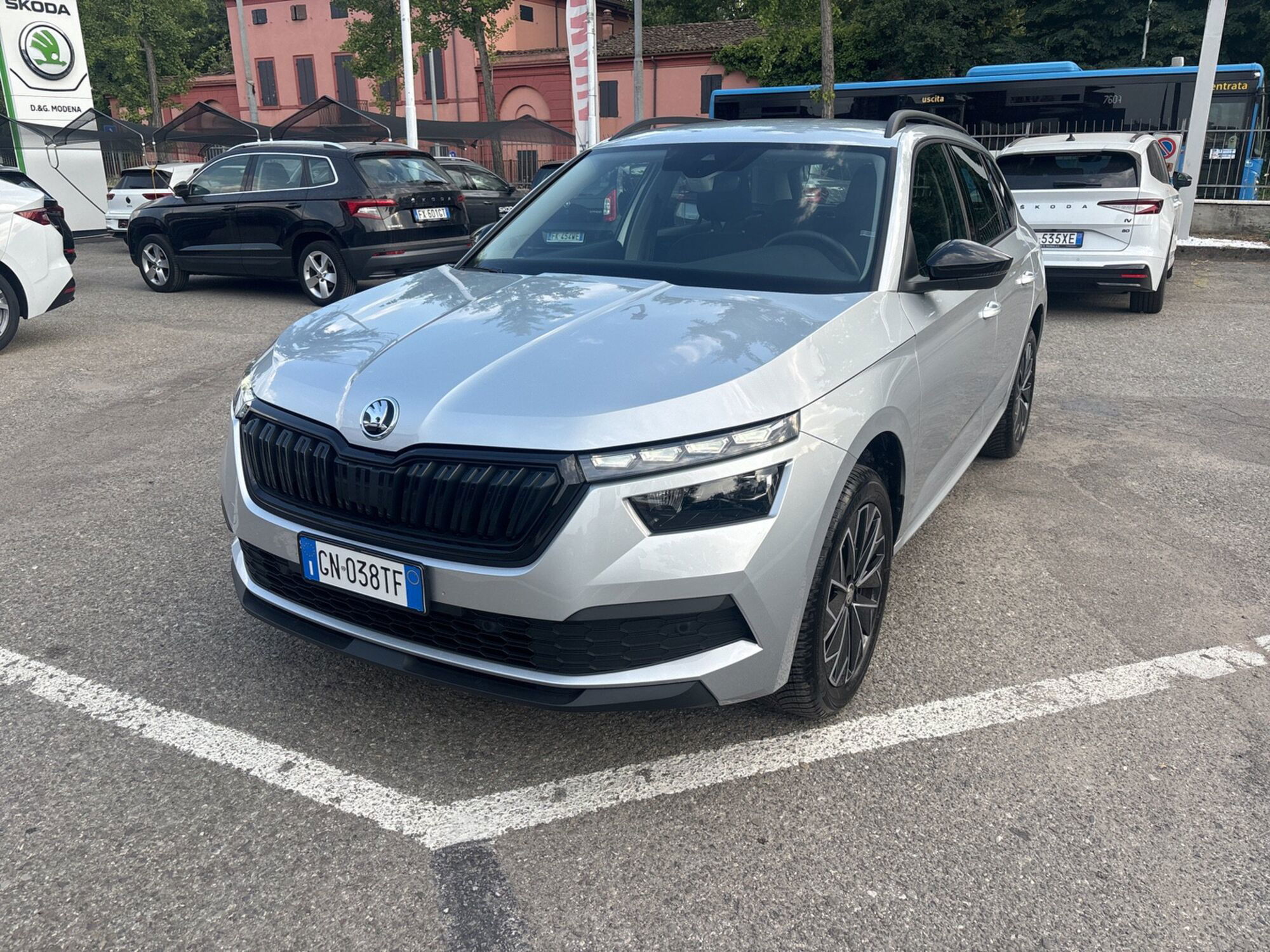 Skoda Kamiq 1.0 tsi Black Dots 95cv del 2023 usata a Modena