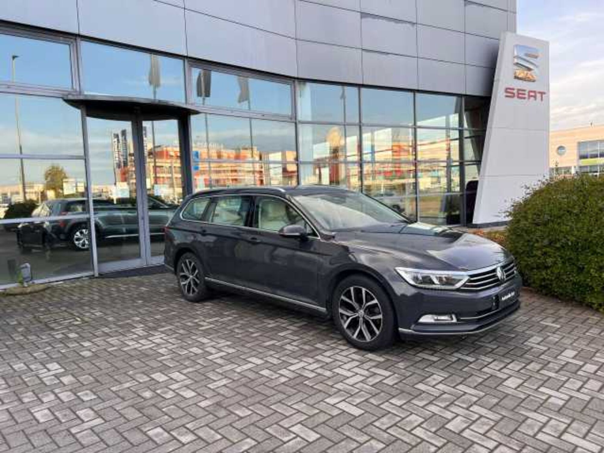 Volkswagen Passat Variant 2.0 TDI DSG Executive BlueMotion Tech.  del 2018 usata a Legnago