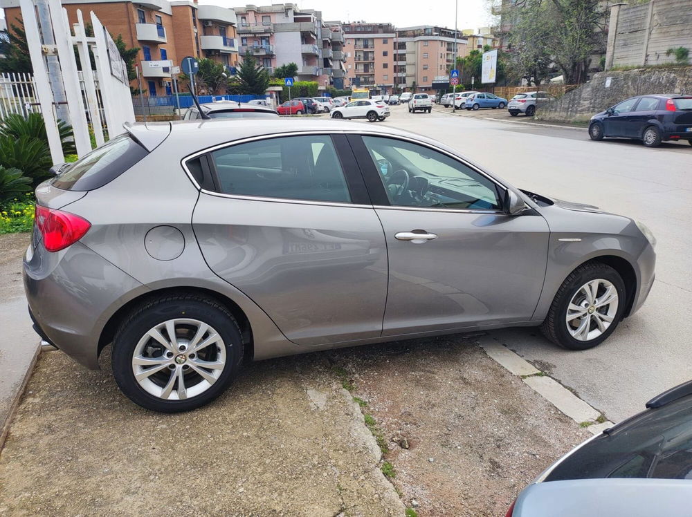 Alfa Romeo Giulietta usata a Foggia (3)